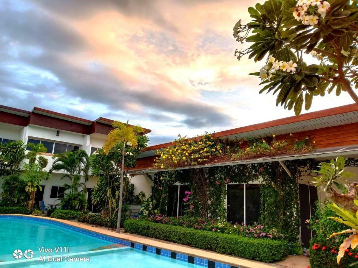 Baan Sabaaidee - Adult Friendly Hotel HHQ Buitenkant foto